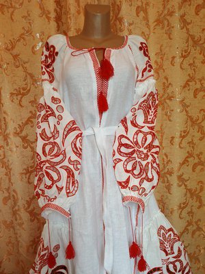 Вишита сукня
