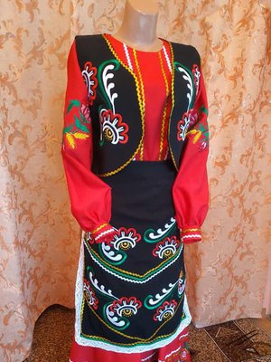 Вишита сукня